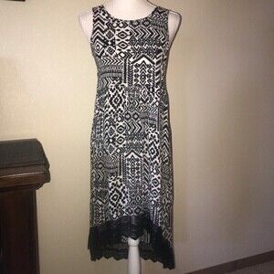 KNITWORKS SIZE 12 B&W SLEEVELESS HIGH LOW DRESS